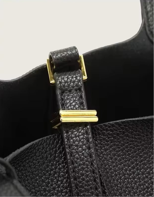 Amélise Tasche mit Schloss